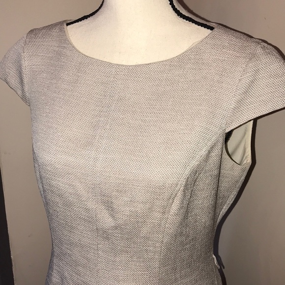 Anne Klein beautiful dress. - Picture 3 of 11